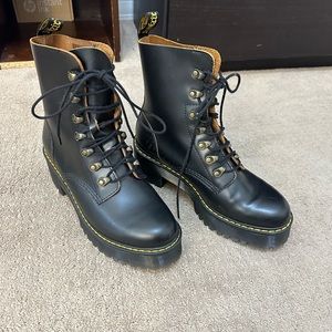 Leona doc martens